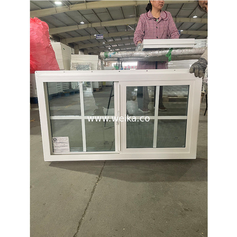 모기 방지 UPVC 슬라이딩 창문 열대 기후에 맞춘 격자 30x30 UPVC 슬라이딩 창문 컴팩트 부엌 환기를 위해
