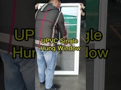 비닐은 창문 두배로 글레이즈가 발라진 강화 유리창을 매달았습니다