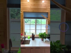 WEIKA 시리즈 82 uPVC 싱글 헝 창문 실제 설치 - 햇살 가득한 캐빈